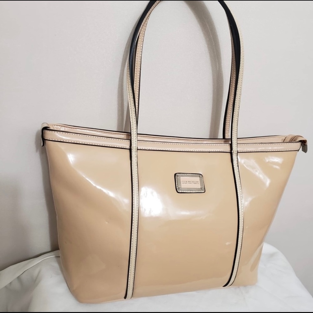 Club Rochelier Nude Patent Leather
Large Hand Bag